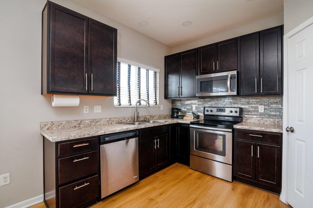 1963 Spring Cove Drive, Grove City, OH 43123