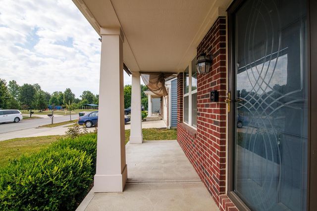 1963 Spring Cove Drive, Grove City, OH 43123