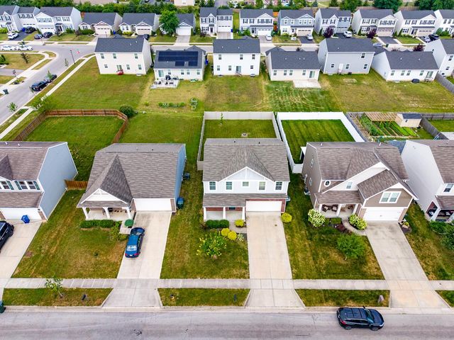 1963 Spring Cove Drive, Grove City, OH 43123