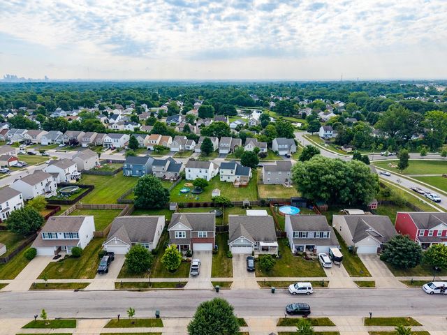 1963 Spring Cove Drive, Grove City, OH 43123