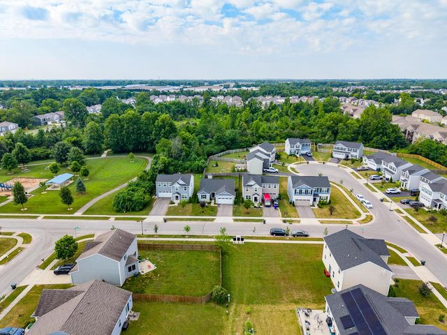1963 Spring Cove Drive, Grove City, OH 43123
