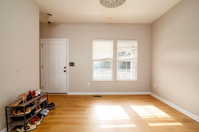 1963 Spring Cove Drive, Grove City, OH 43123