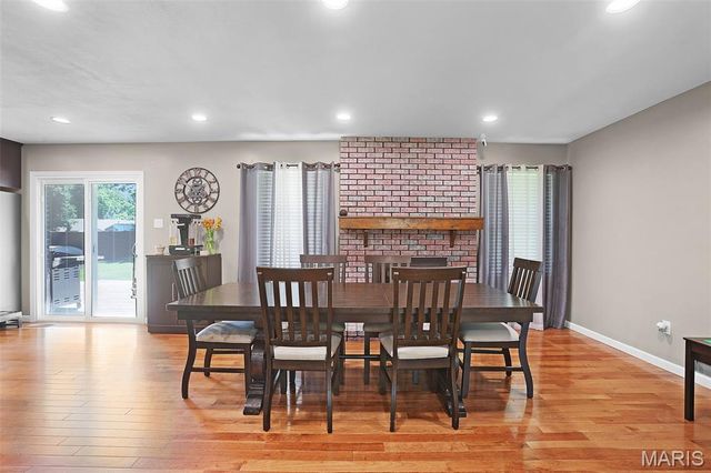 5859 Hunterbrook Court, Oakville, MO 63129