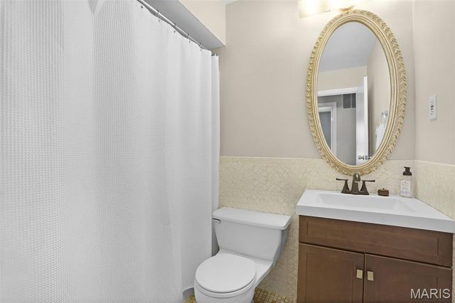 5859 Hunterbrook Court, Oakville, MO 63129
