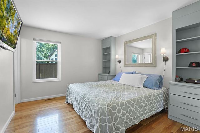5859 Hunterbrook Court, Oakville, MO 63129