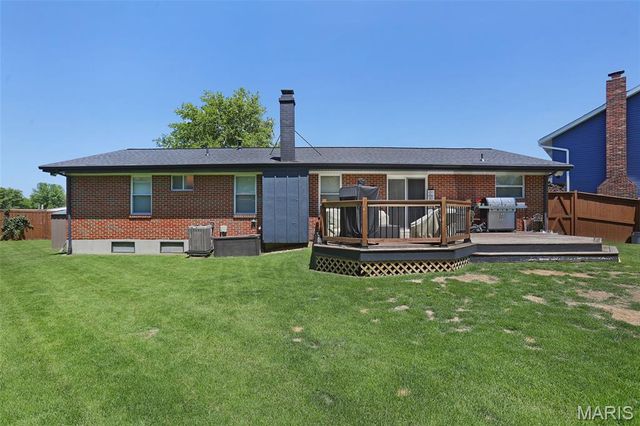 5859 Hunterbrook Court, Oakville, MO 63129