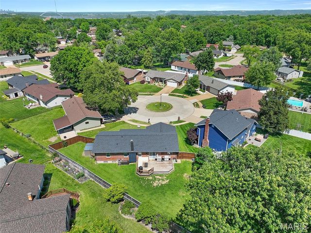 5859 Hunterbrook Court, Oakville, MO 63129