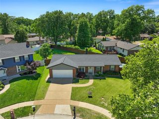 5859 Hunterbrook Court, Oakville, MO 63129
