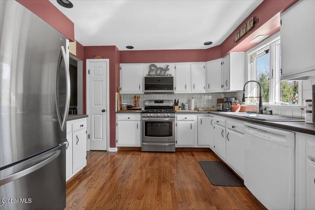 221 Droms Road, Glenville, NY 12302