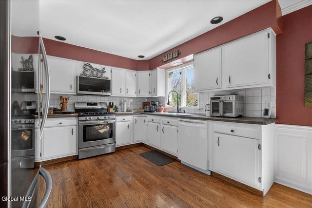 221 Droms Road, Glenville, NY 12302