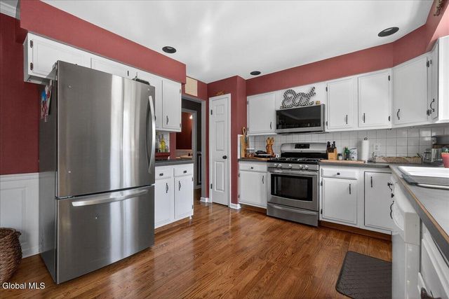 221 Droms Road, Glenville, NY 12302