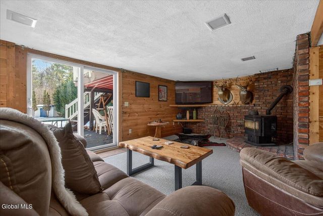 221 Droms Road, Glenville, NY 12302