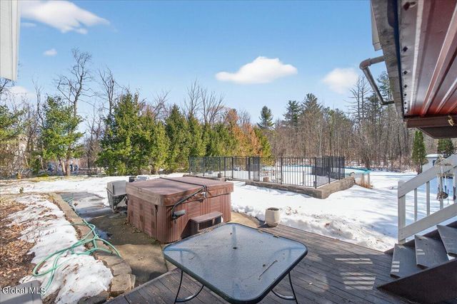 221 Droms Road, Glenville, NY 12302