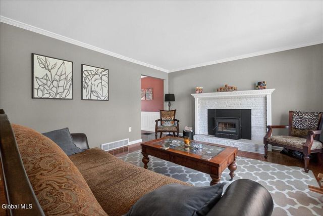 221 Droms Road, Glenville, NY 12302