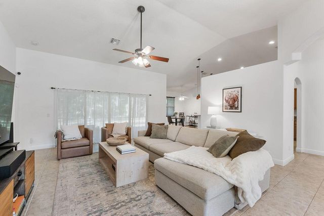 9608 Mockingbird Trail, Jupiter, FL 33478