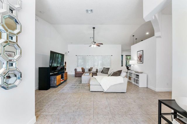 9608 Mockingbird Trail, Jupiter, FL 33478