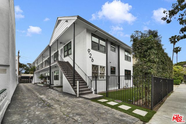 926 N Spaulding Avenue 5, West Hollywood, CA 90046