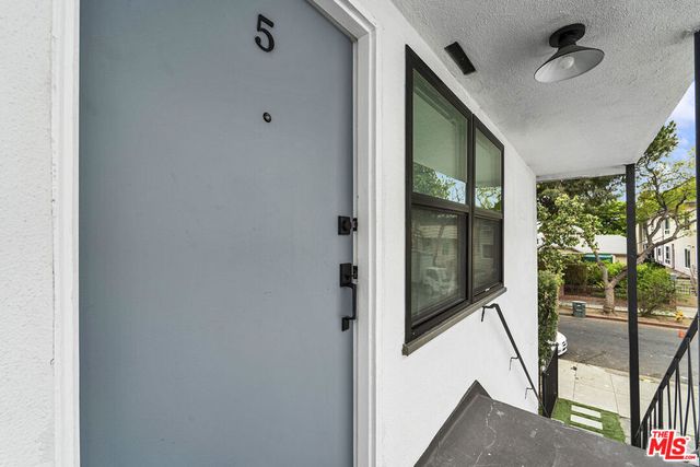 926 N Spaulding Avenue 5, West Hollywood, CA 90046