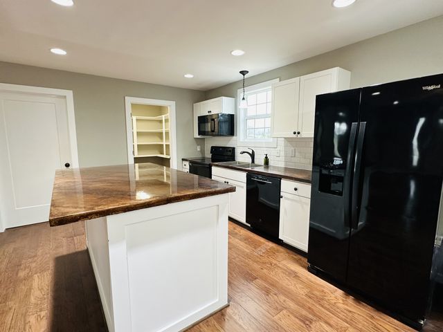 150 E Harris Rd, Bethpage, TN 37022