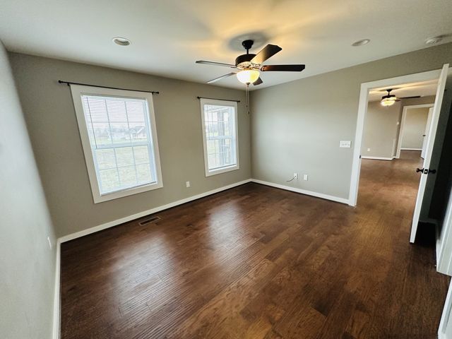 150 E Harris Rd, Bethpage, TN 37022