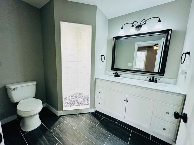 150 E Harris Rd, Bethpage, TN 37022