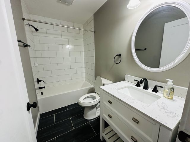 150 E Harris Rd, Bethpage, TN 37022