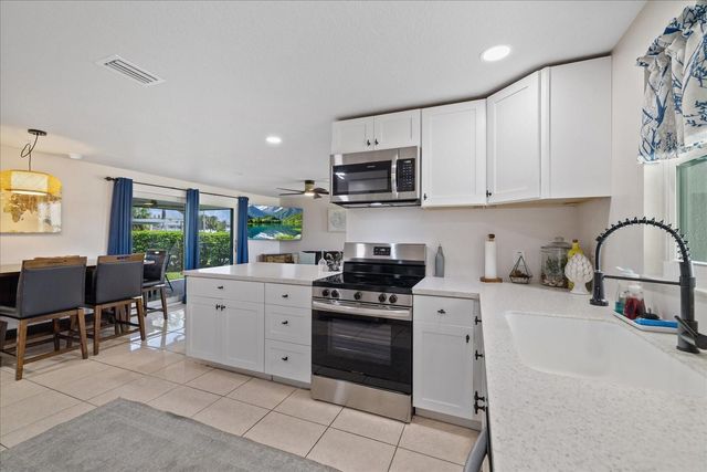 4611 TOPSAIL TRAIL, New Port Richey, FL 34652