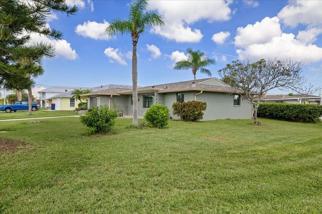 4611 TOPSAIL TRAIL, New Port Richey, FL 34652