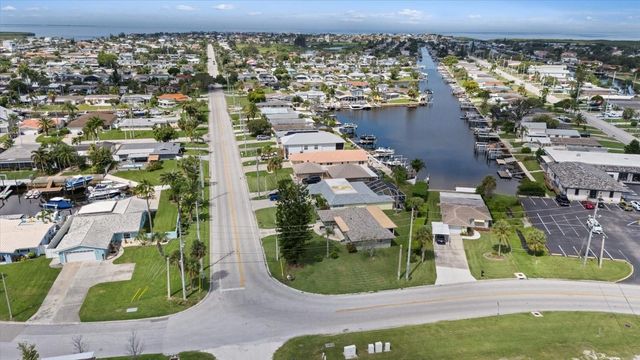 4611 TOPSAIL TRAIL, New Port Richey, FL 34652