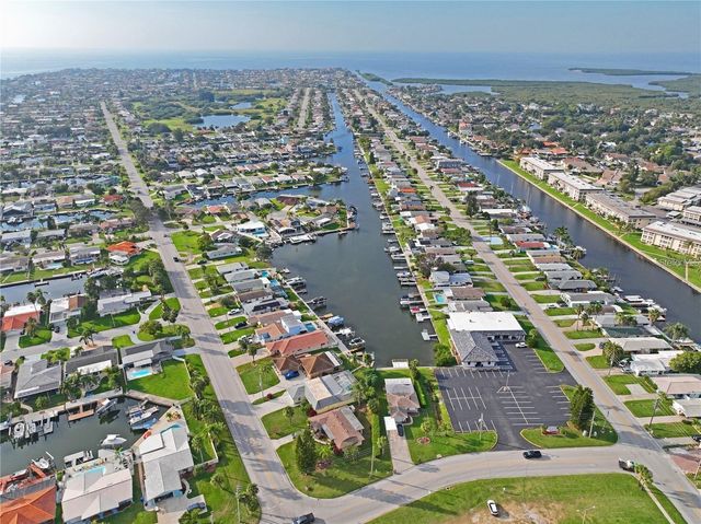 4611 TOPSAIL TRAIL, New Port Richey, FL 34652