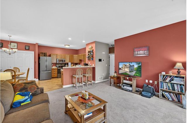 2224 W Vista Bella DRIVE, Oak Creek, WI 53154