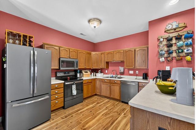 2224 W Vista Bella DRIVE, Oak Creek, WI 53154