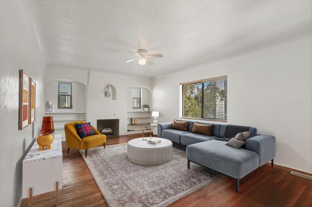 815 Girard Boulevard NE, Albuquerque, NM 87106