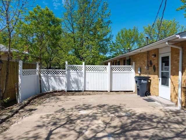 2306 WALTHER CT, Columbia, MO 65203