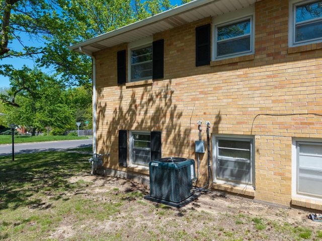 2306 WALTHER CT, Columbia, MO 65203