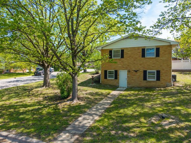2306 WALTHER CT, Columbia, MO 65203