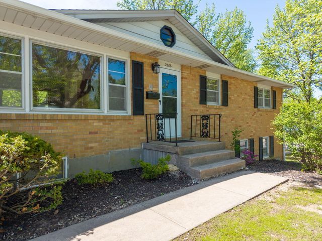2306 WALTHER CT, Columbia, MO 65203