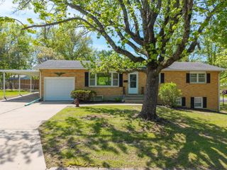 2306 WALTHER CT, Columbia, MO 65203