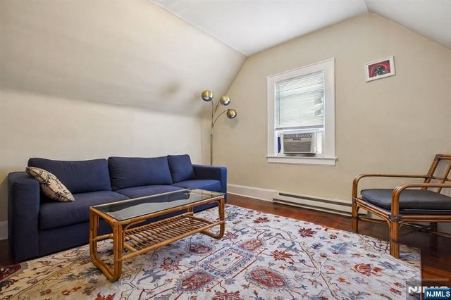 17 Wilfred Street, Montclair, NJ 07042