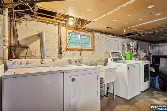 17 Wilfred Street, Montclair, NJ 07042