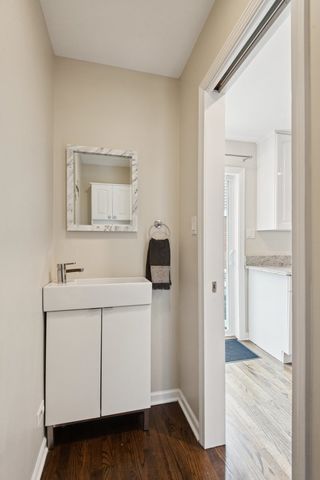 3315 N Racine Avenue D, Chicago, IL 60657