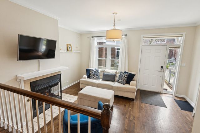 3315 N Racine Avenue D, Chicago, IL 60657