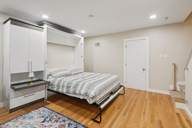 3315 N Racine Avenue D, Chicago, IL 60657