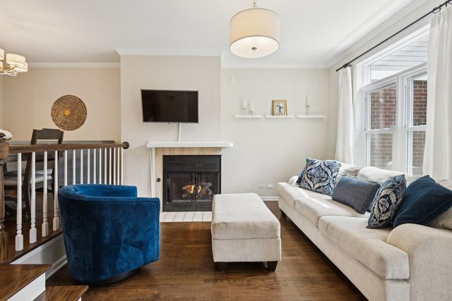 3315 N Racine Avenue D, Chicago, IL 60657