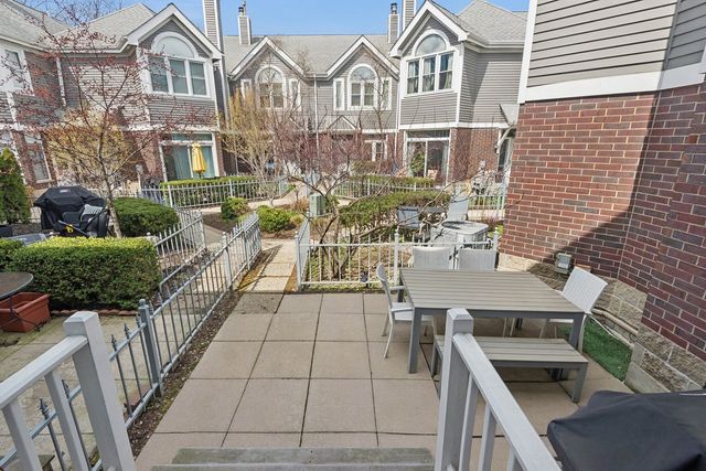 3315 N Racine Avenue D, Chicago, IL 60657