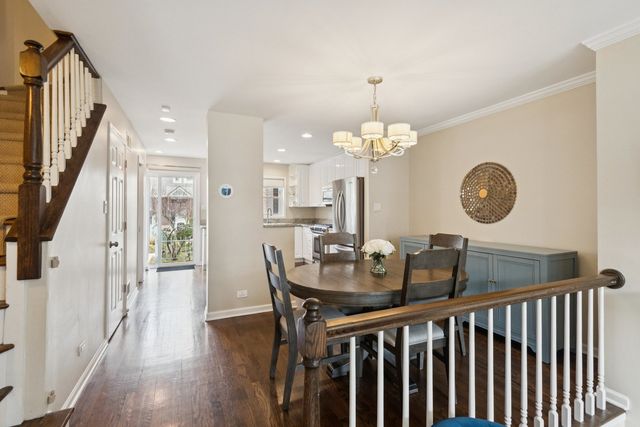 3315 N Racine Avenue D, Chicago, IL 60657