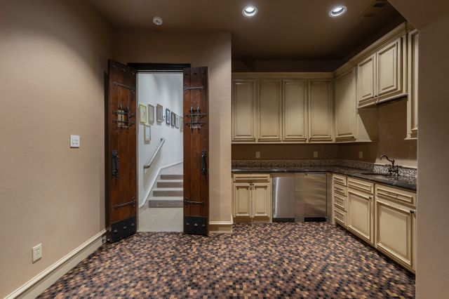 6541 Stichter Avenue, Dallas, TX 75230