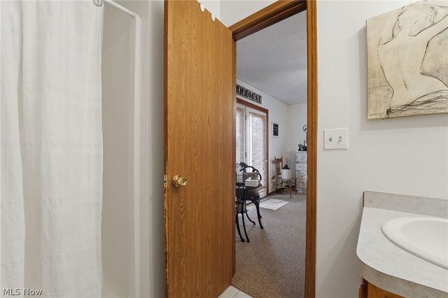 5206 University Drive, Geneva, OH 44041