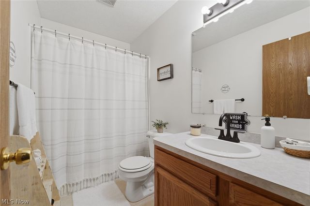 5206 University Drive, Geneva, OH 44041