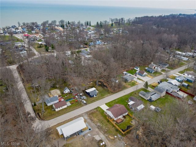 5206 University Drive, Geneva, OH 44041